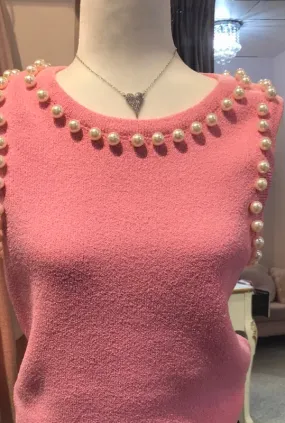 Details Of Pearls Top-Pink